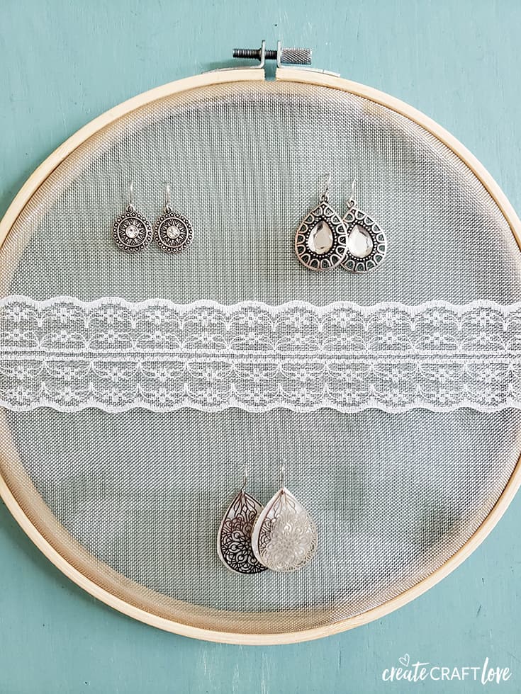 Embroidery Hoop Organizer Tutorial 